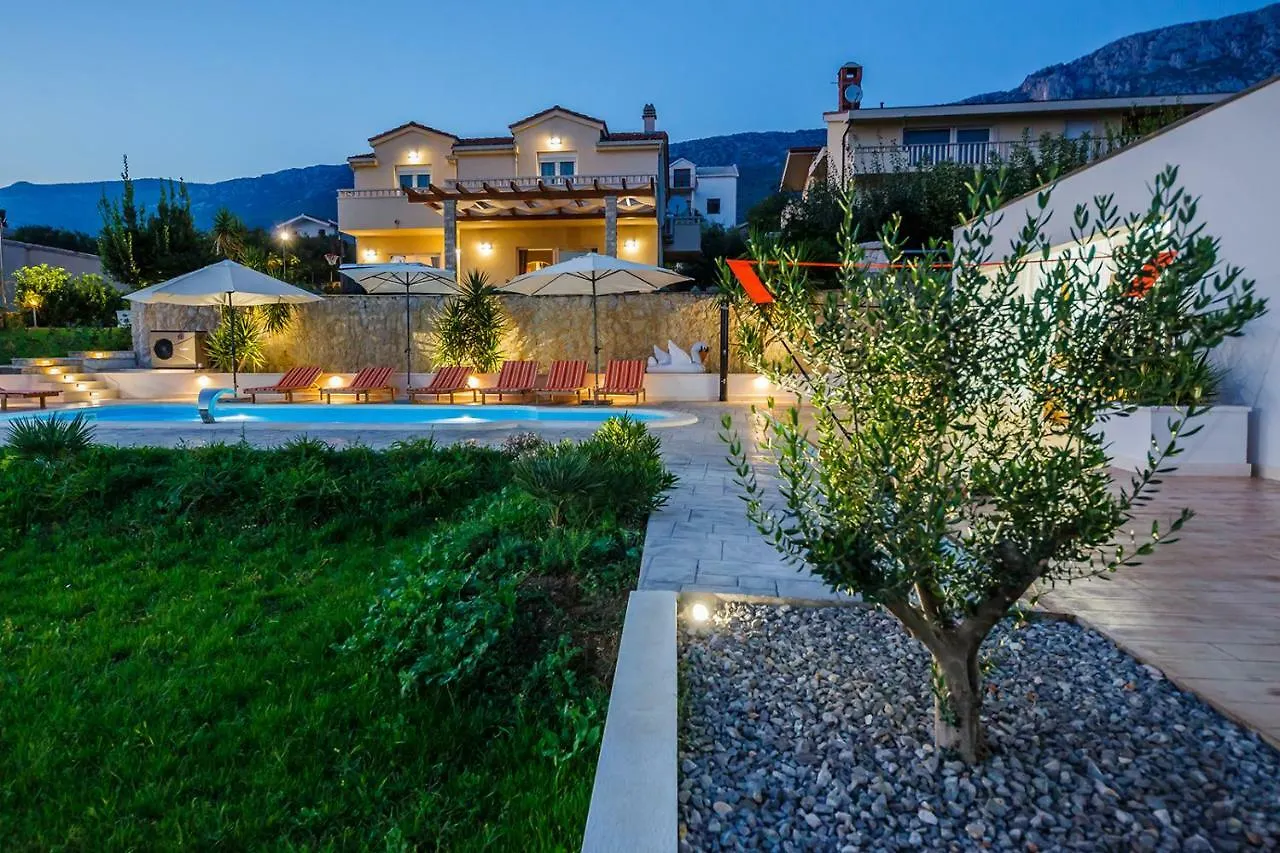 Sun-Kissed Luxury Mediterranean Villa Kastela 0*,